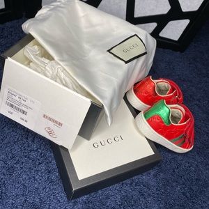 Toddler boys Gucci sneakers size 20 in red
